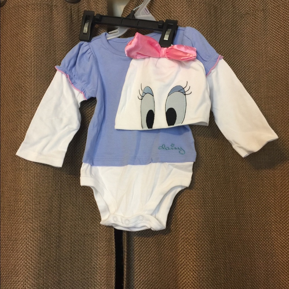 NWOT Disney Baby Daisy Duck set